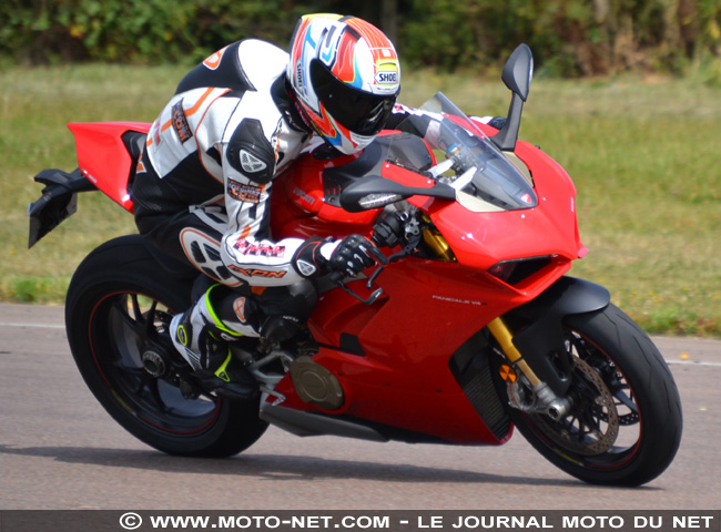 Comparatif Superbike 2018 : Aprilia RSV4 RF Vs BMW S1000RR Vs Ducati Panigale V4 S