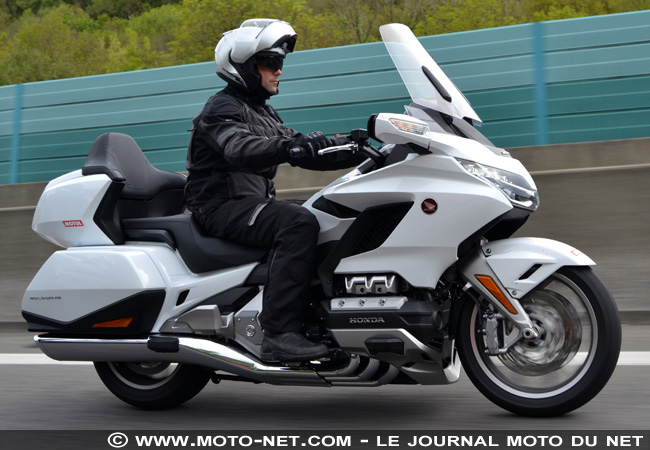 Duel K1600GTL Vs GoldWing 2018 : la croisière s'affronte... 
