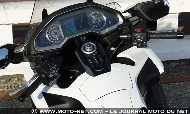 Duel K1600GTL Vs GoldWing 2018 : la croisière s'affronte... 
