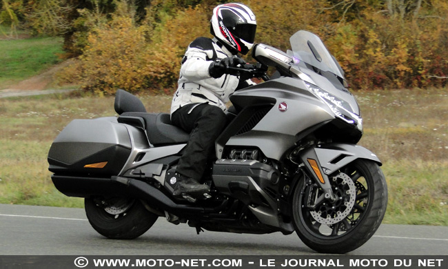Duel BMW R1250RT Vs Honda GoldWing : Nouvelle donne en Moto GT 
