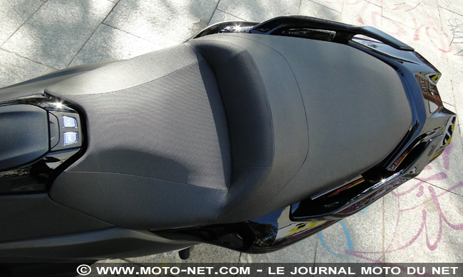 Duel Honda X-Adv Vs Yamaha Tmax : moto, scooter ou les deux ?