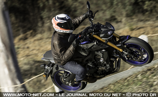 Essai MT-09 SP page 2 - Dynamique : enfin sur des rails