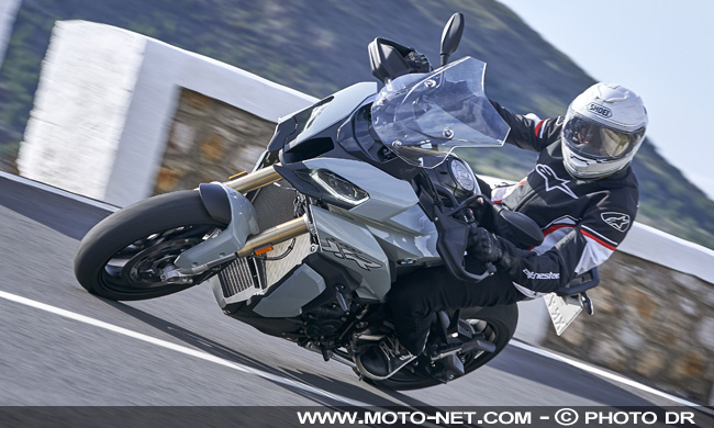Essai BMW S1000XR 2020 : hyper sportive, sans en avoir l'RR