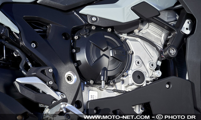 Essai BMW S1000XR 2020 : hyper sportive, sans en avoir l'RR