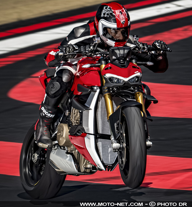  Streetfighter V4 : Ducati expose sa sportive à poil mais très velue...