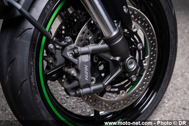 Essai Z900 2025 : Kawasaki met à jour son best-zeller ! 