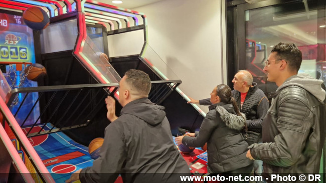 Kawasaki La Défense et ses clients posent les roues au Japon Kawasaki La Défense et ses clients posent les roues au Japon