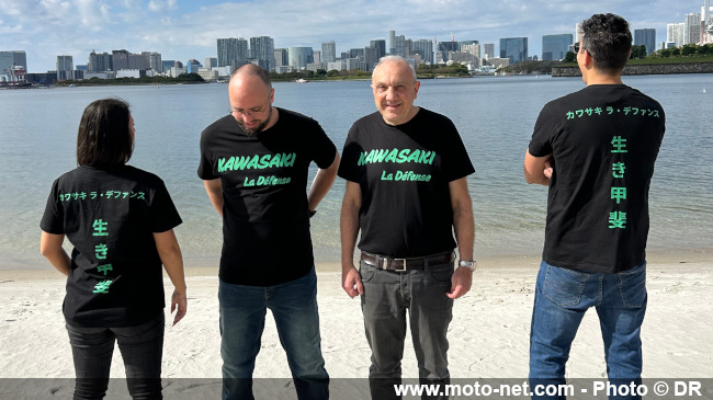 Kawasaki La Défense et ses clients posent les roues au Japon Kawasaki La Défense et ses clients posent les roues au Japon