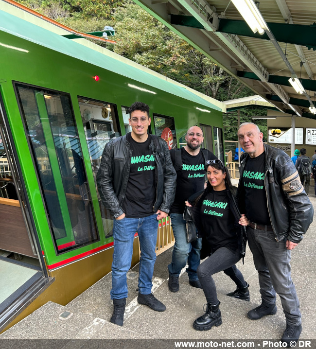 Kawasaki La Défense et ses clients posent les roues au Japon Kawasaki La Défense et ses clients posent les roues au Japon