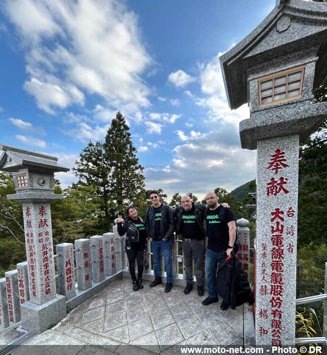 Kawasaki La Défense et ses clients posent les roues au Japon Kawasaki La Défense et ses clients posent les roues au Japon