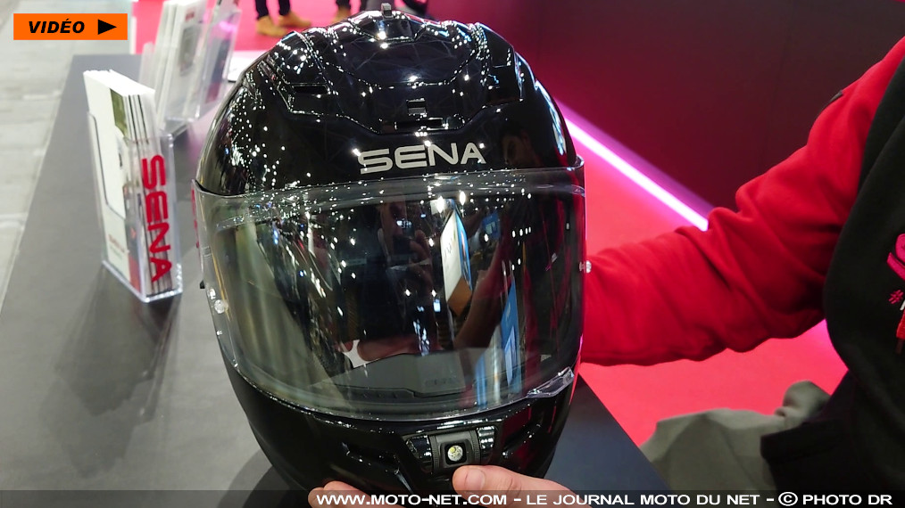 Sena présente son premier casque Phantom au Salon moto de Lyon 2025